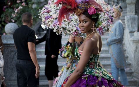 dolce gabbana lago como|Dolce & Gabbana, l'Alta Moda arriva sul lago di Como.